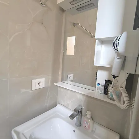 Md Luxury * Himarë